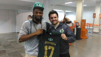 Ex-companheiro de AJ Brown é anunciado oficialmente como novo reforço do Juventude F.A.