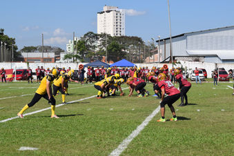 Com show de JD Crandall, Drones não toma conhecimento de Spartans e lidera o grupo B