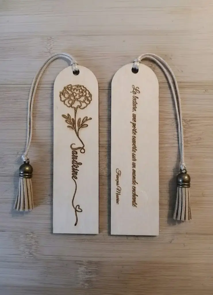 Miniature : Marque-page en Bois Personnalisé • Prénom & Fleur de Naissance