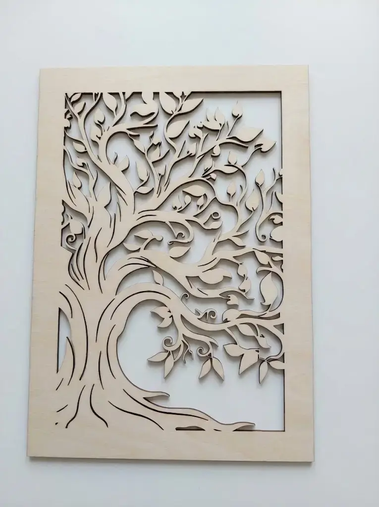 Miniature : Décoration Murale "Souffle de Nature" – Arbre en Bois de Tilleul