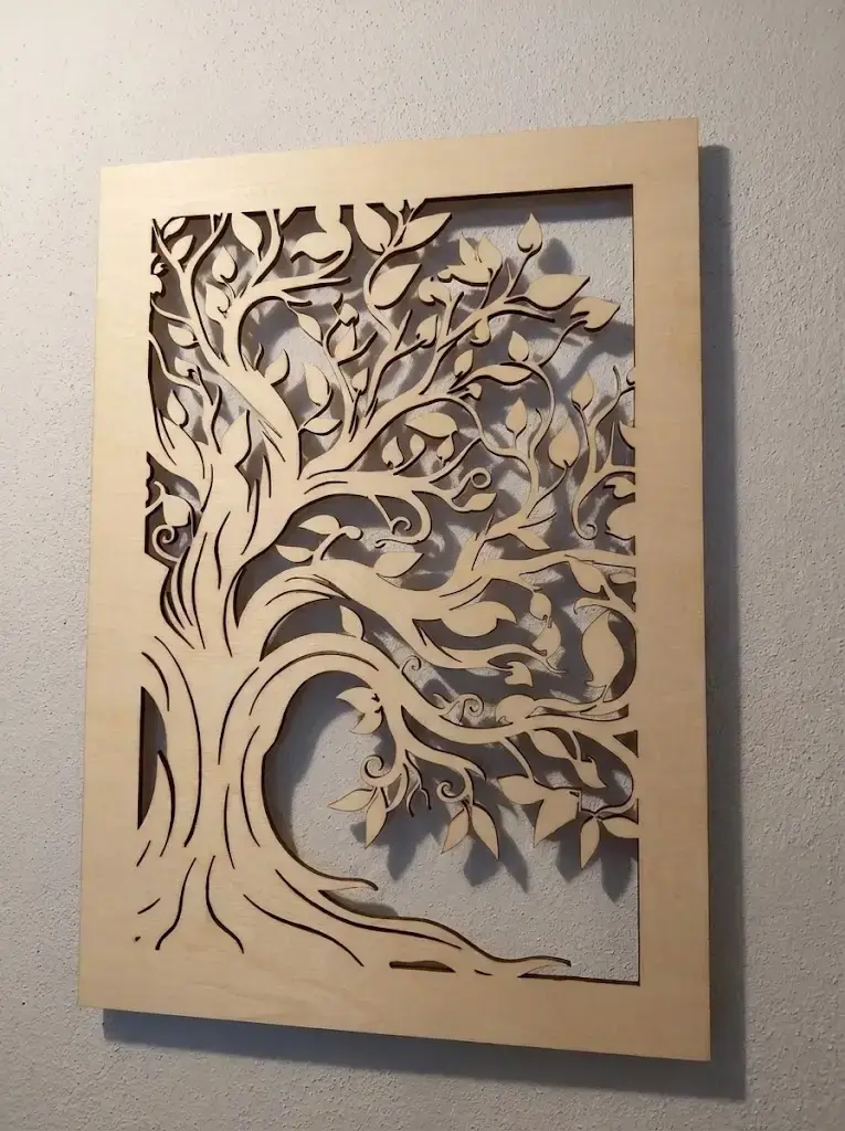 Miniature : Décoration Murale "Souffle de Nature" – Arbre en Bois de Tilleul