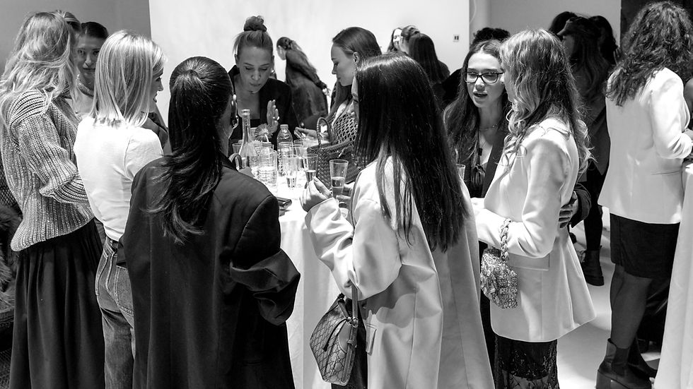 Защо жените процъфтяват, когато са в среда на подкрепа?