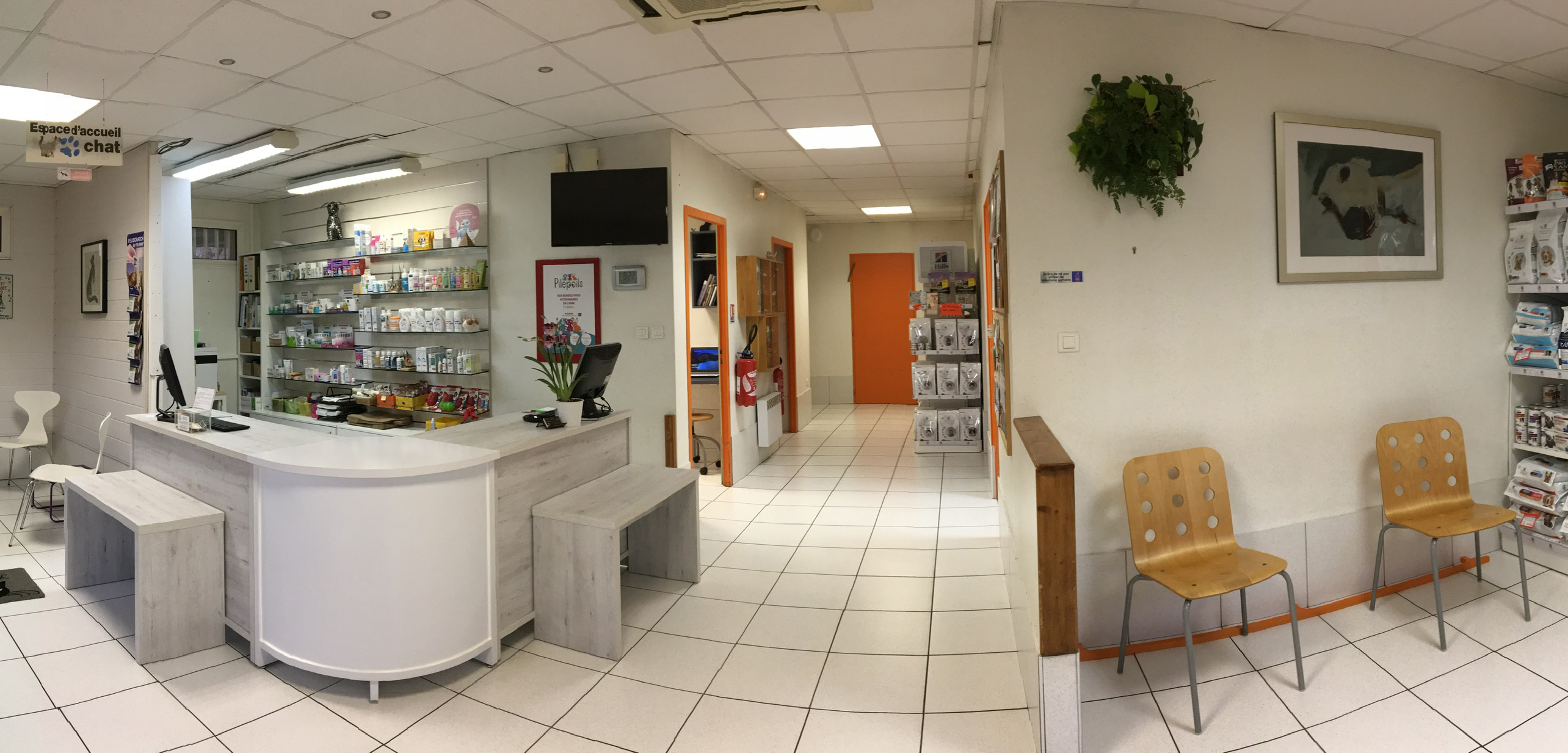 De l'accueil vers l'intérieur...