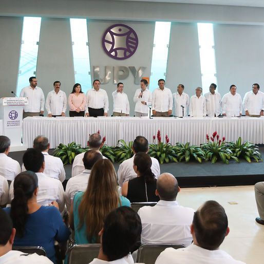 Instalación de la junta de gobierno de la UPY