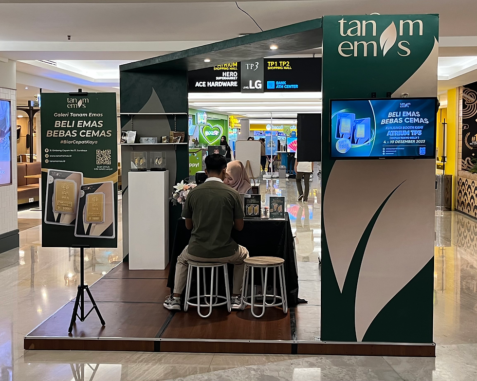 Booth Pameran Eksklusif Tanam Emas di Atrium Tunjungan Plaza 3