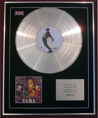 Chris Brown  - F.A.M.E.