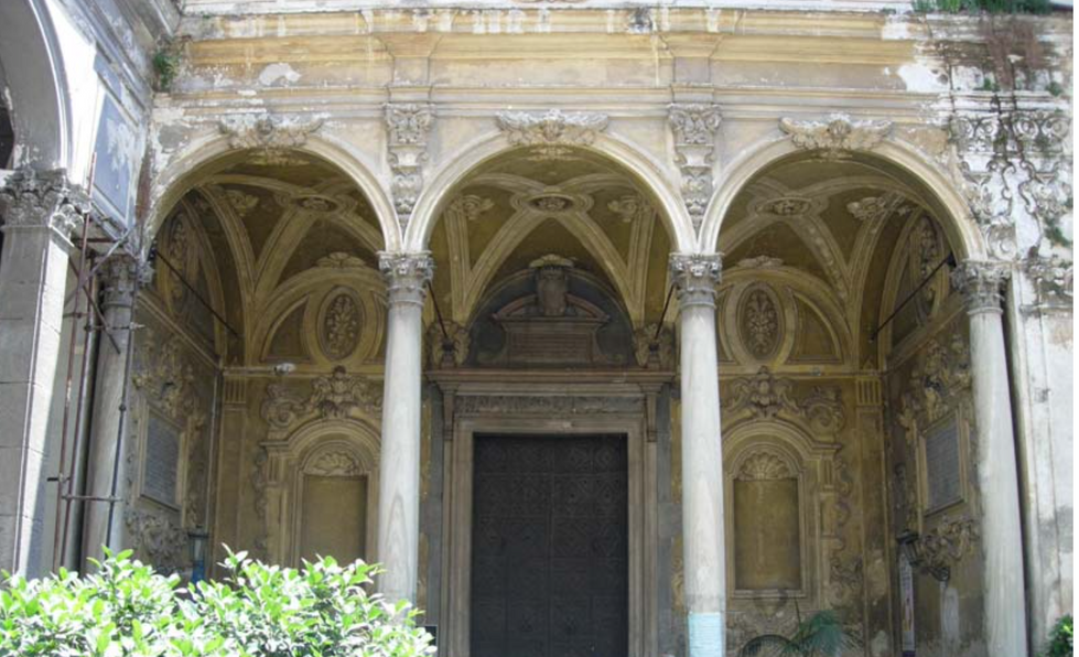 Il nuovo atrio della chiesa realizzato secondo il progetto di F. A. Picchiatti