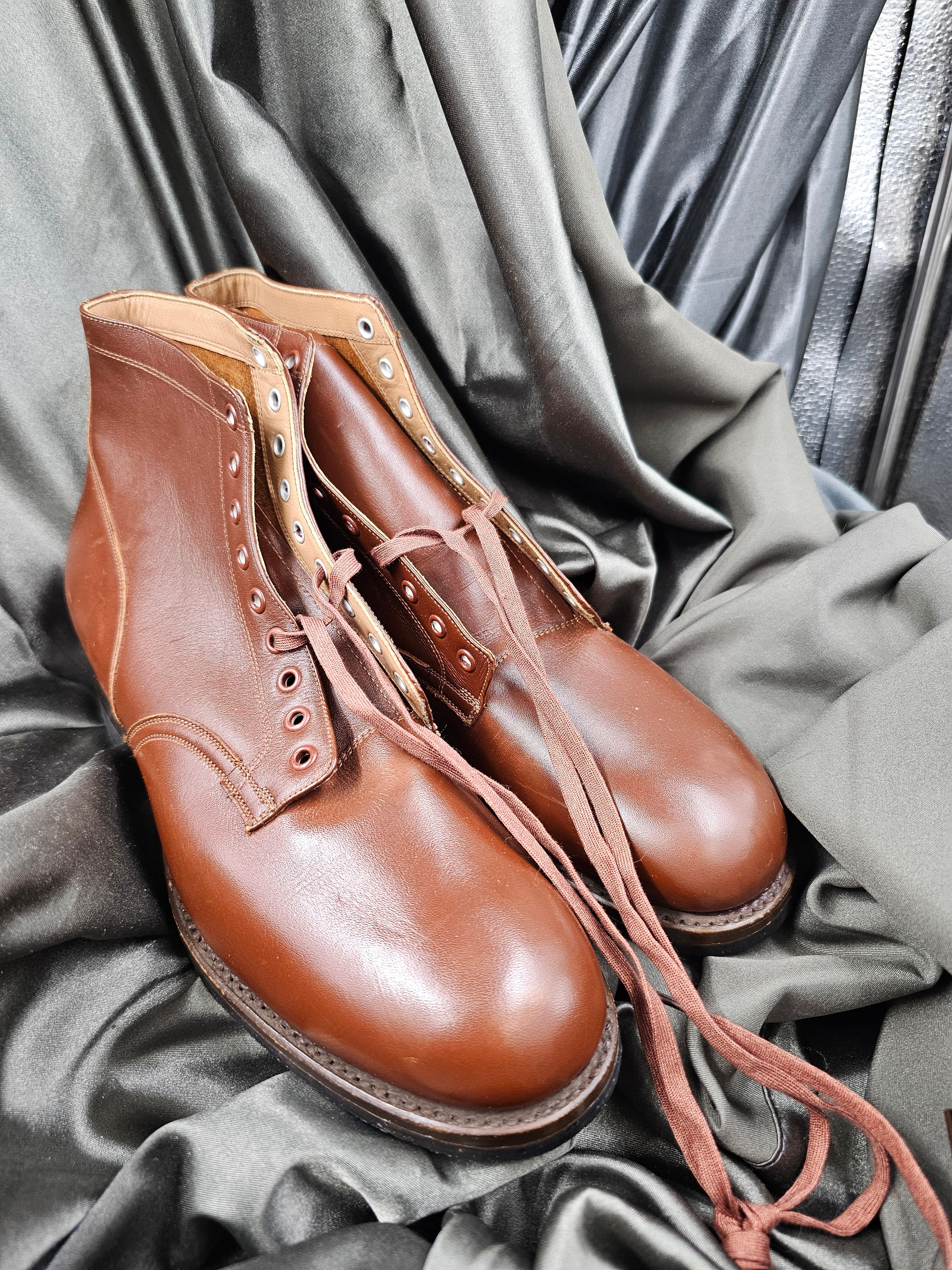 WWII US WOMEN SERVICE SHOES 