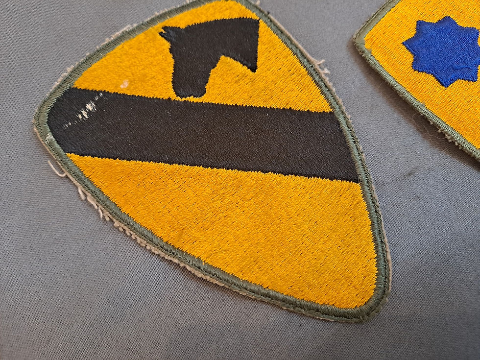 Miniature : WWII Era US Army  1st and 2ed Cavalry shoulder patches