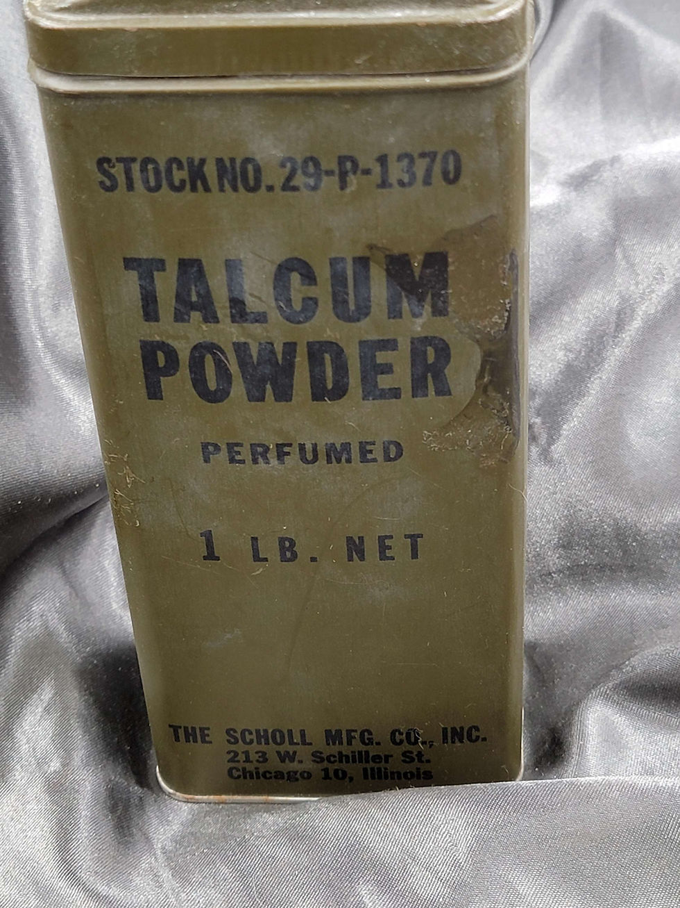 Miniature : WWII ERA LARGE TALCUM POWDER TIN