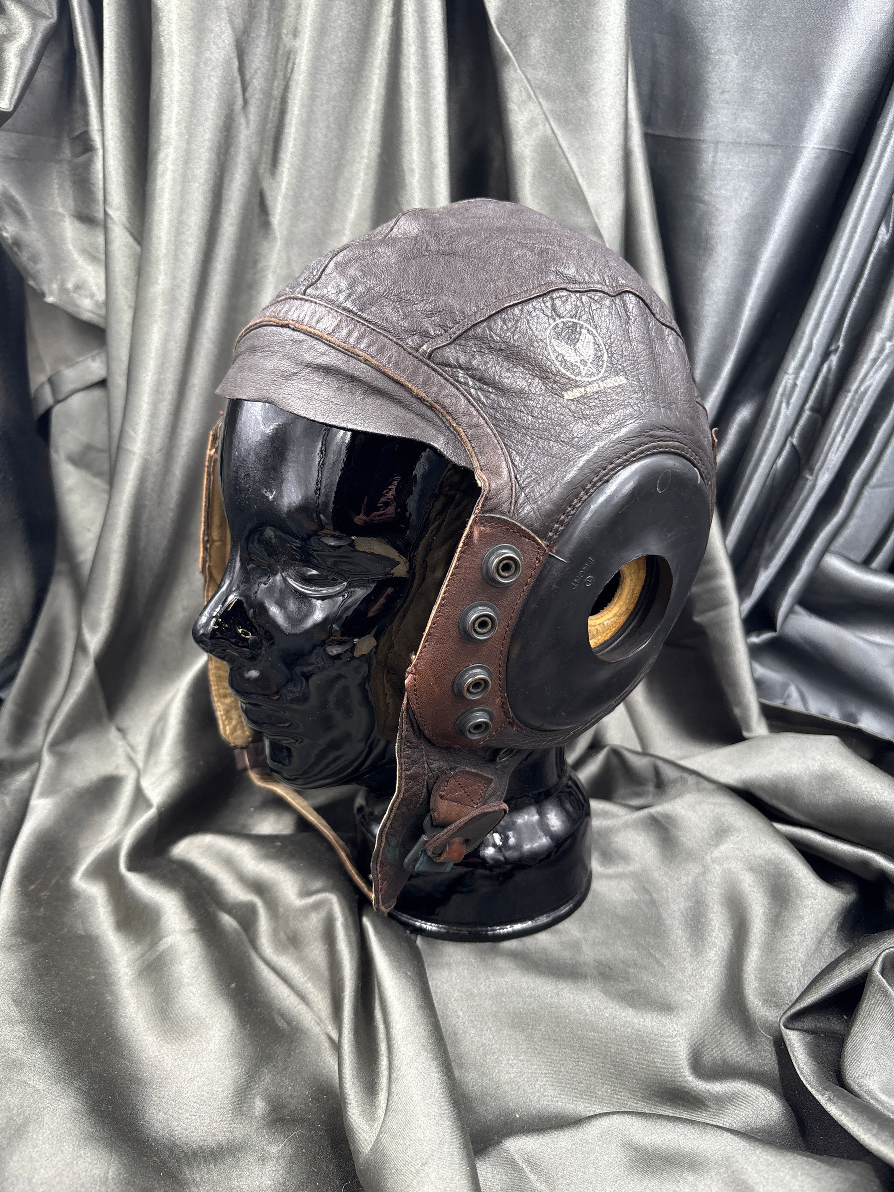 WWII US AIR CORPS A-11 FLIGHT HELMET SIZE MEDIUM