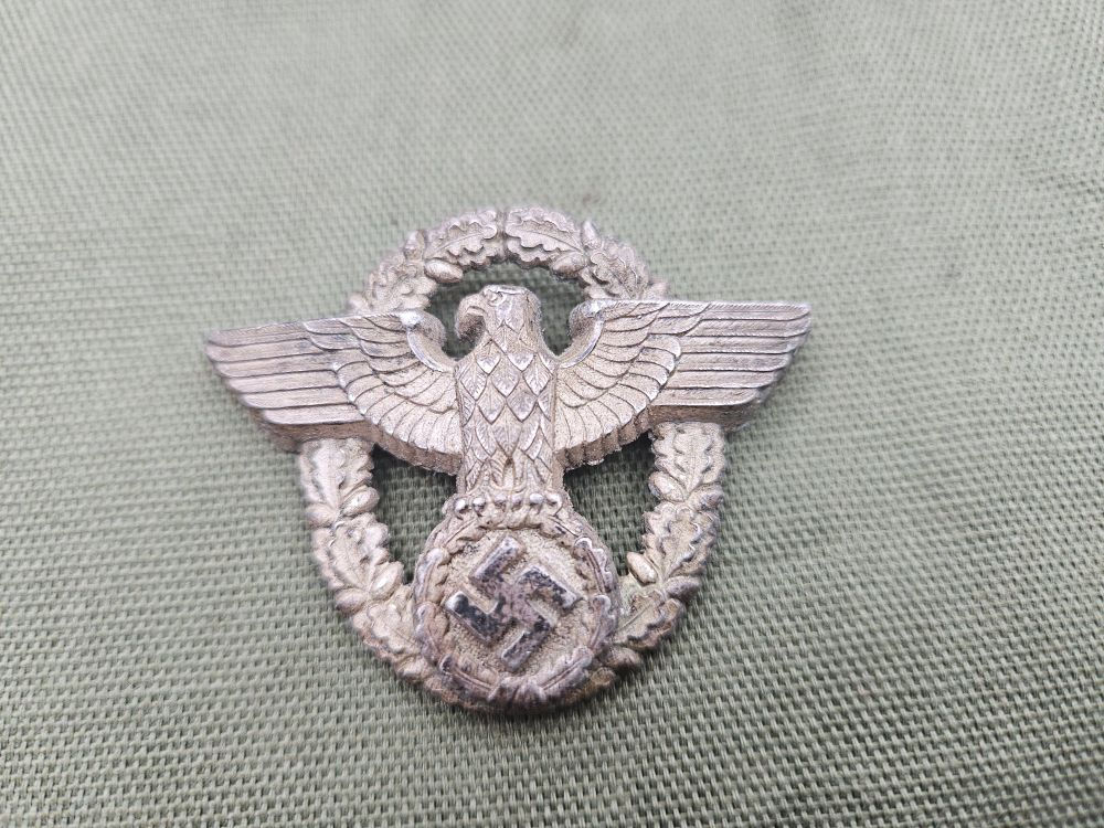 WWII German Polizei Cap Badge
