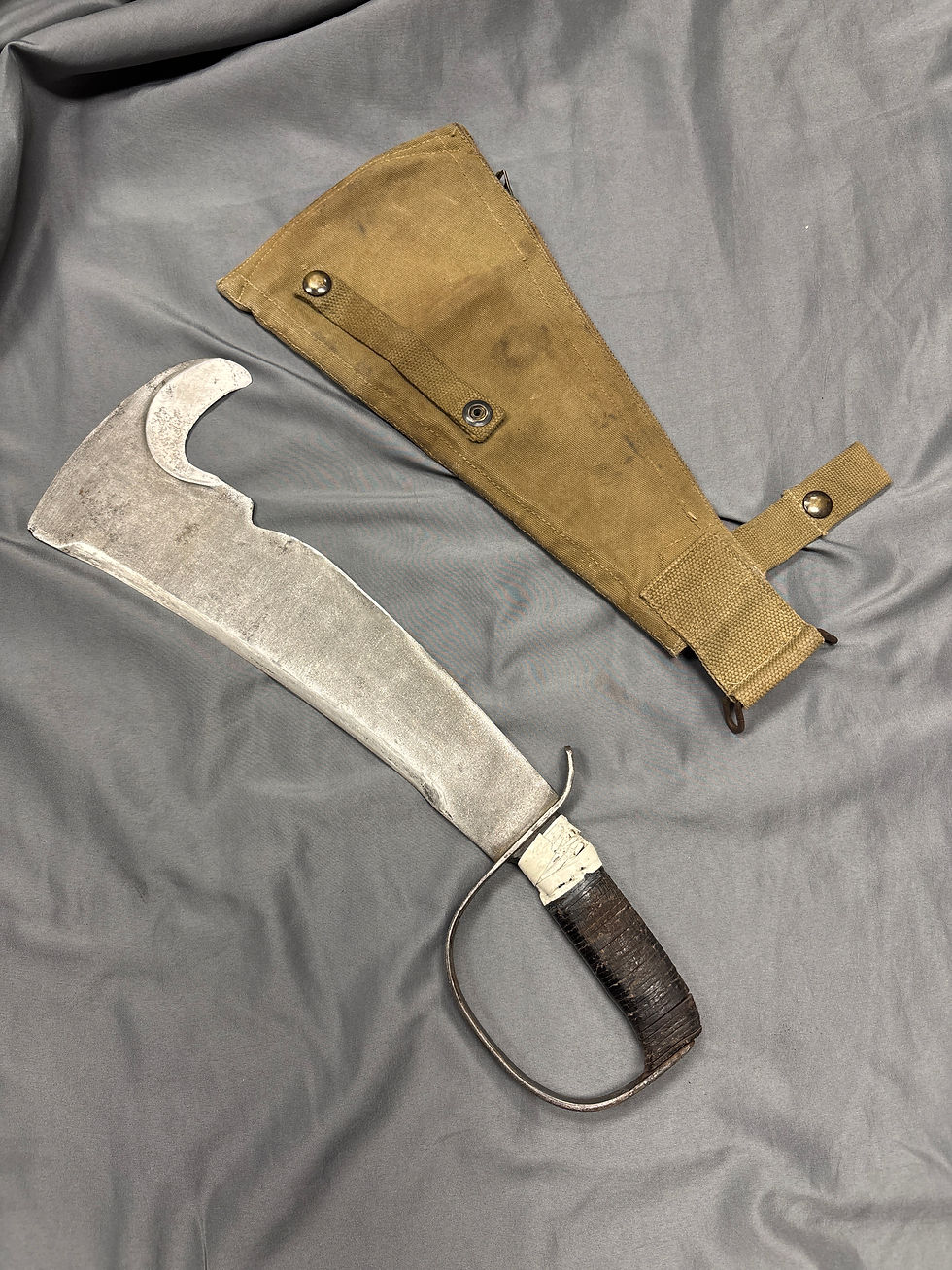 Thumbnail: WWII ERA US NAVY MARKED WOODSMAN PAL UTILITY BLADE