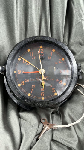 WWII US Army Message Center Clock with key - works! | The War Front