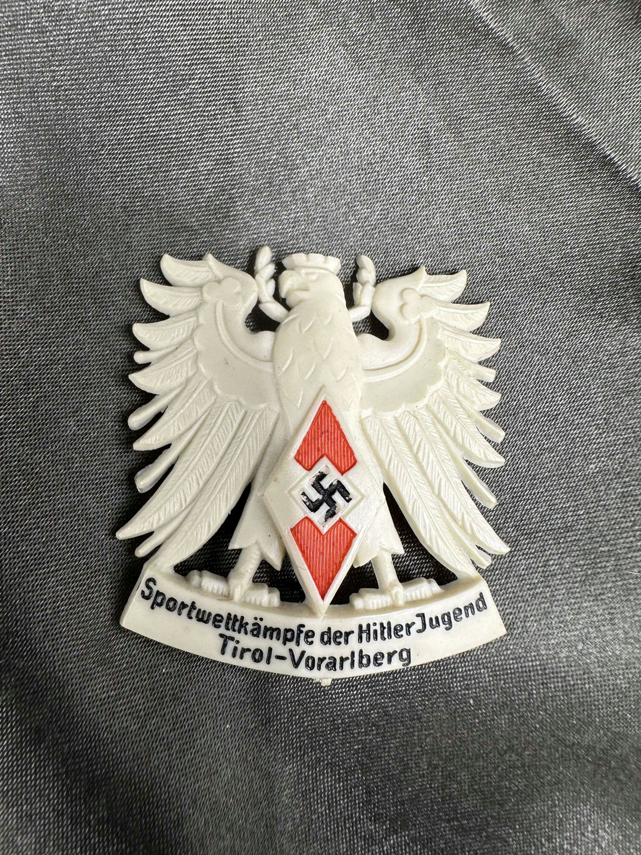 WWII GERMAN HITLER YOUTH TINNIE 