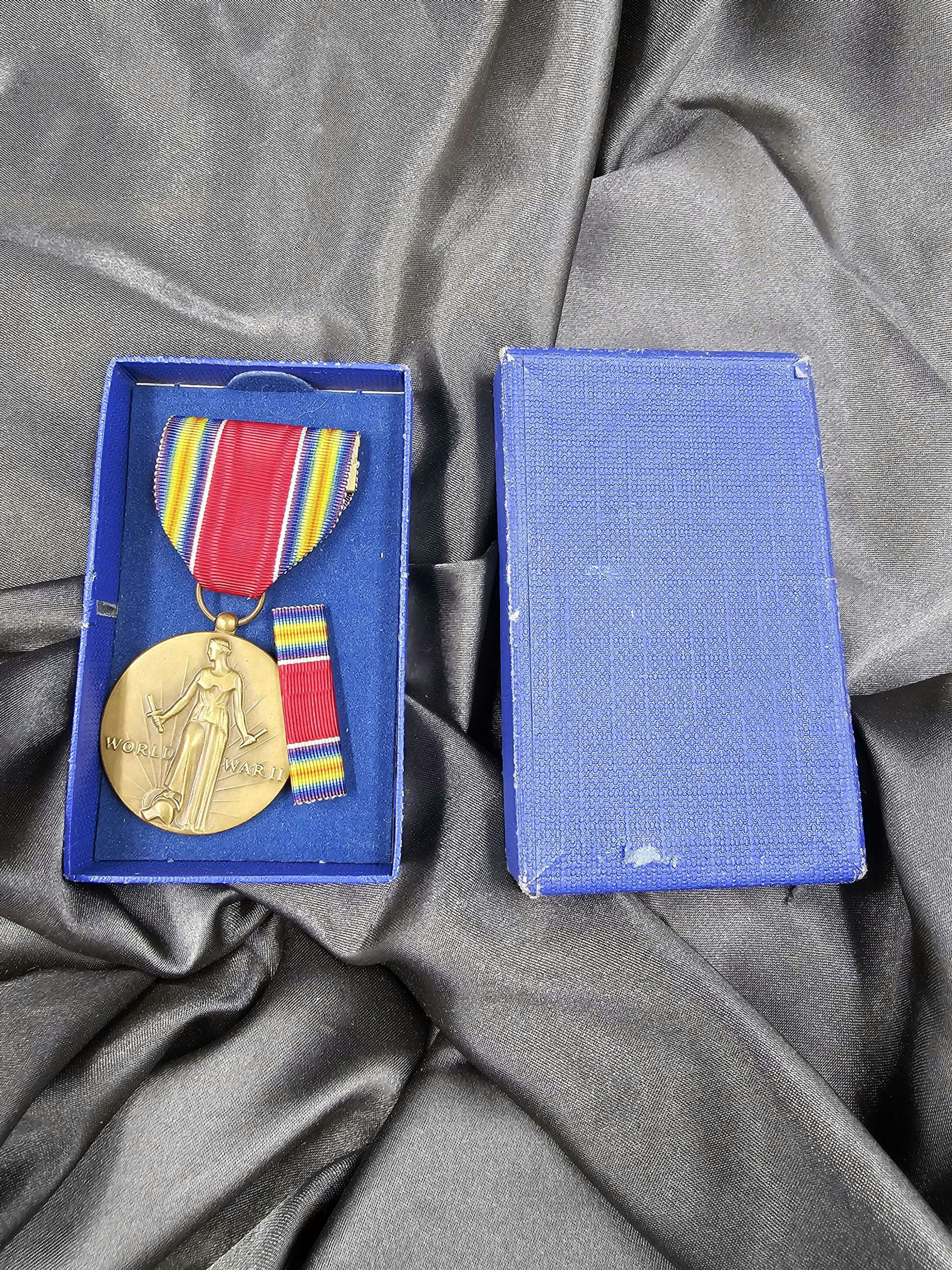 WWII US VICTORY MEDAL IN BOX 1946 ISSUE