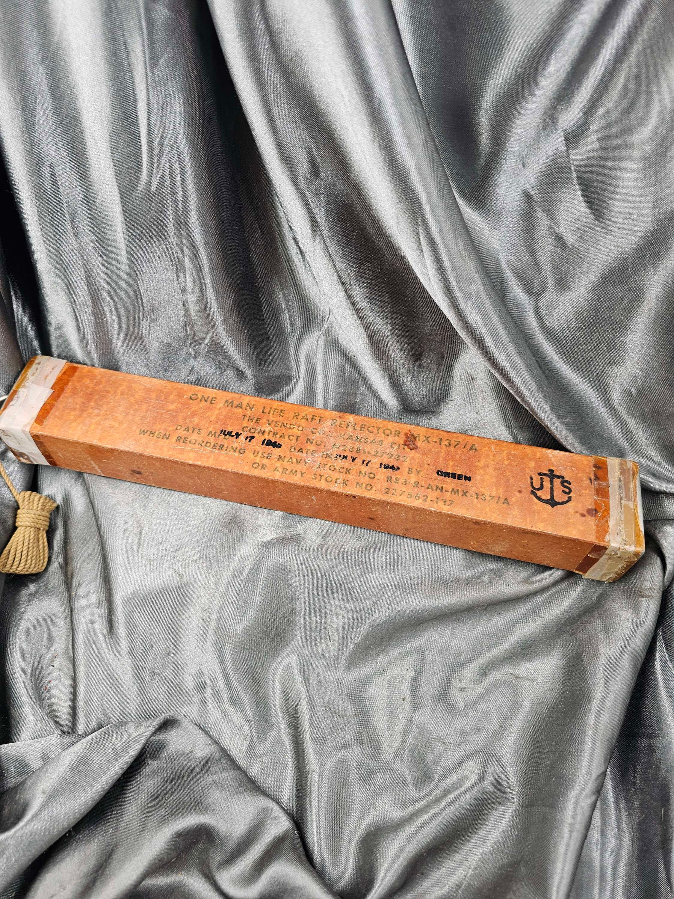 WWII US SURVIVAL RAFT REFLECTOR