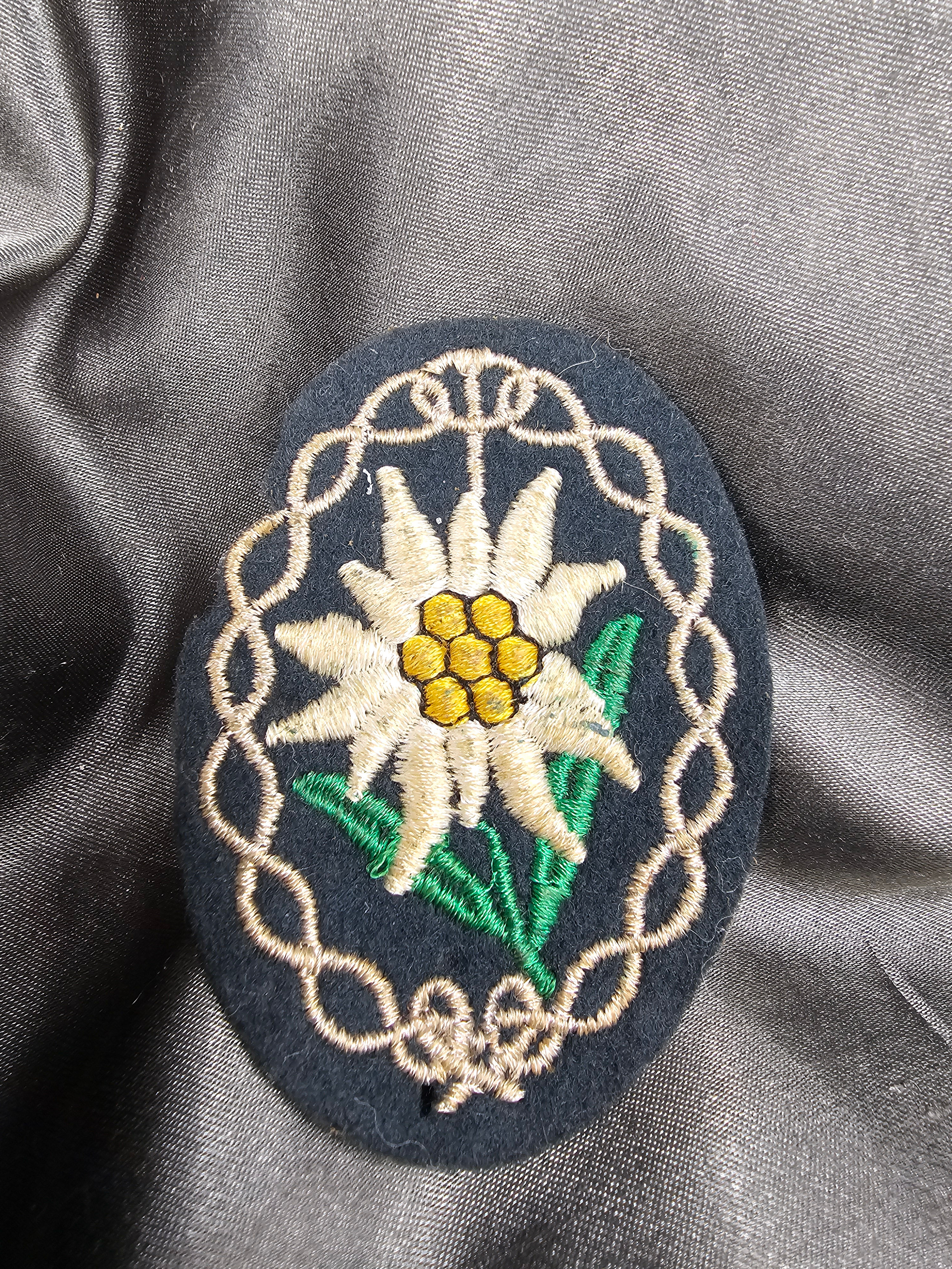 WWII GERMAN MOUNTAIN TROOP SLEEVE  EDELWEISS INSIGNIA