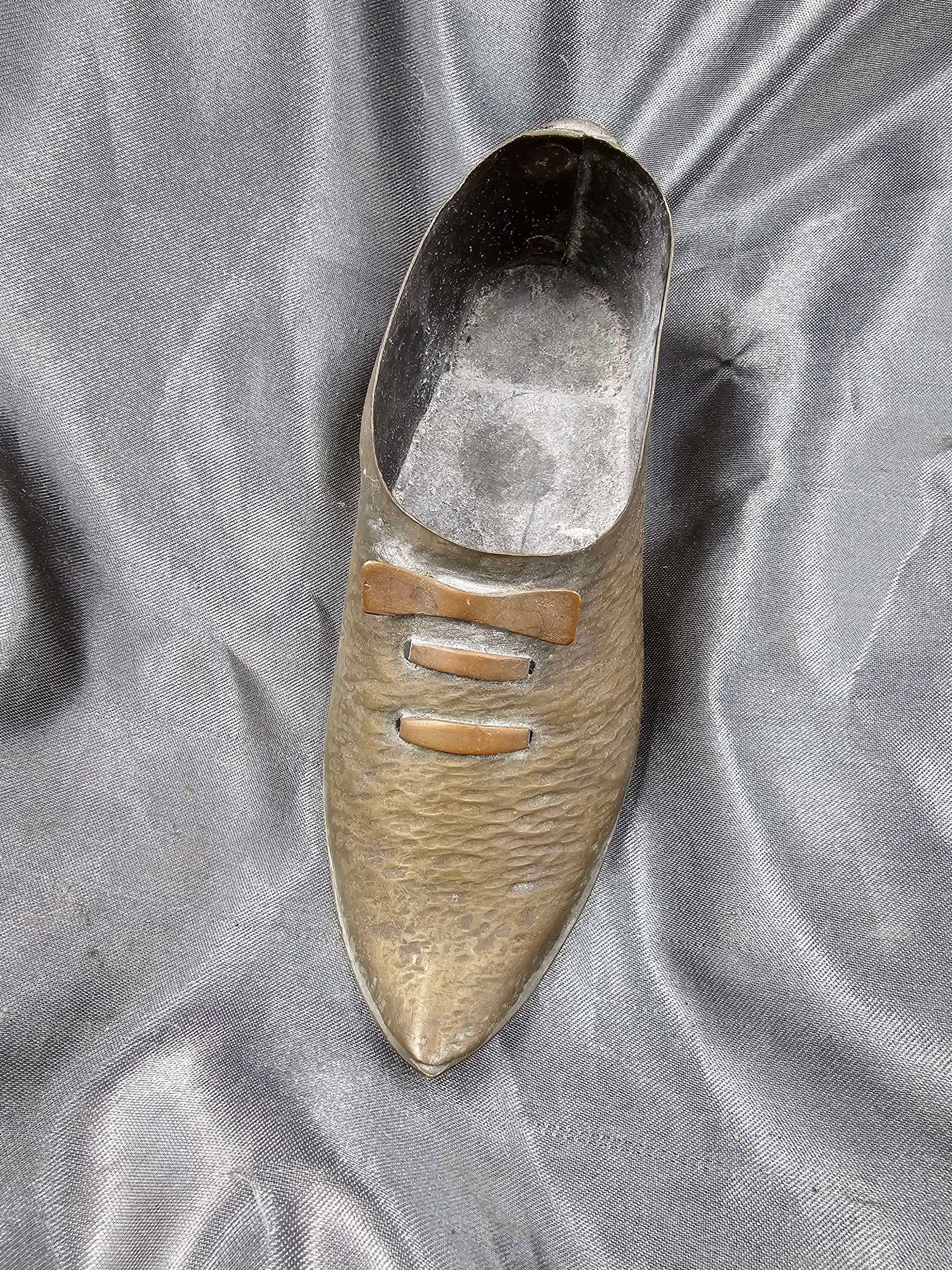 WWII ERA SOUVENIR OF HOLLAND TRENCH ART SHOE 