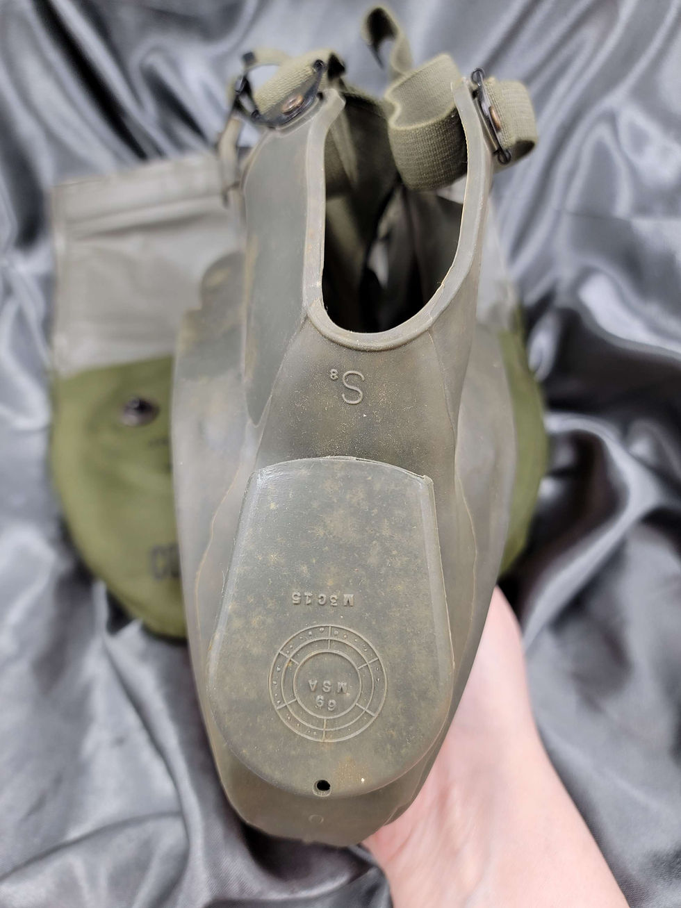 Miniaturbild: VIETNAM ERA RIOT CONTROL AGENTS GAS MASK 