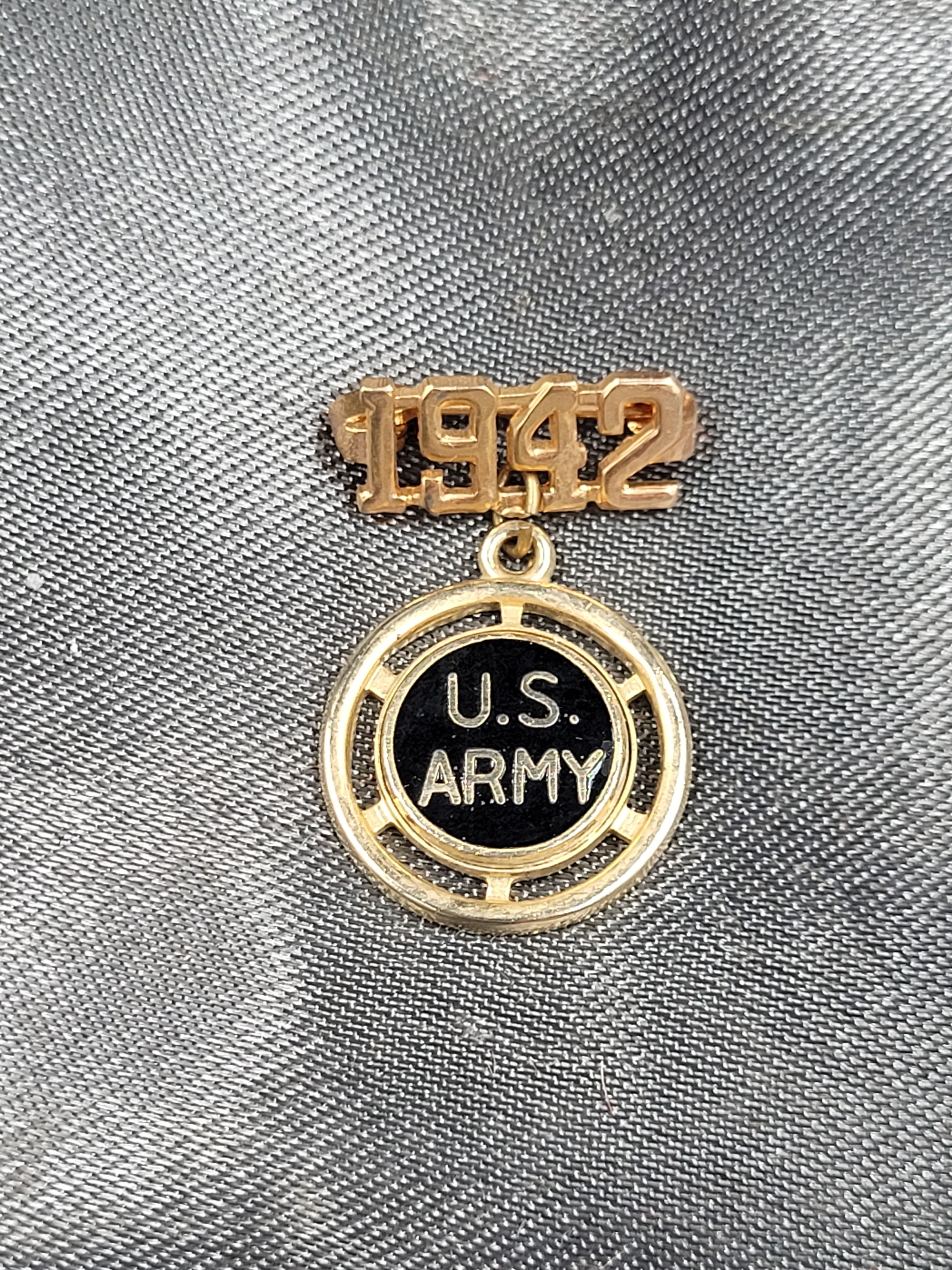 WWII ERA US ARMY SWEETHEART PIN