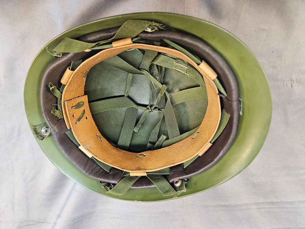 Miniature : Chinese Cold War Era Type 65 Paratrooper Helmet