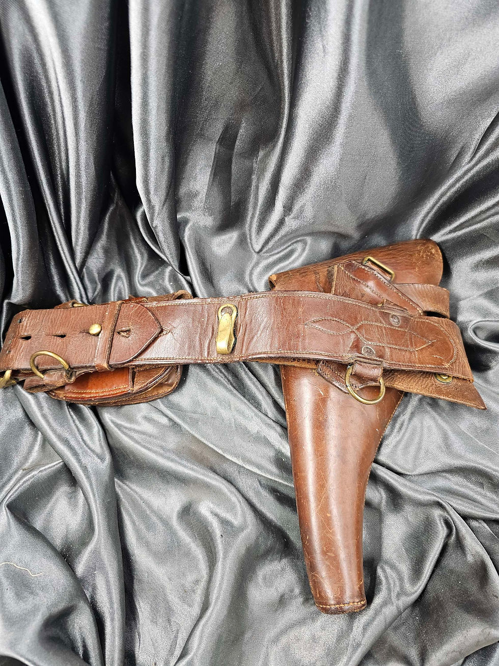 Miniaturbild: WWI CANADIAN OFFICER LEATHER BELT HOLSTER & AMMO POUCH