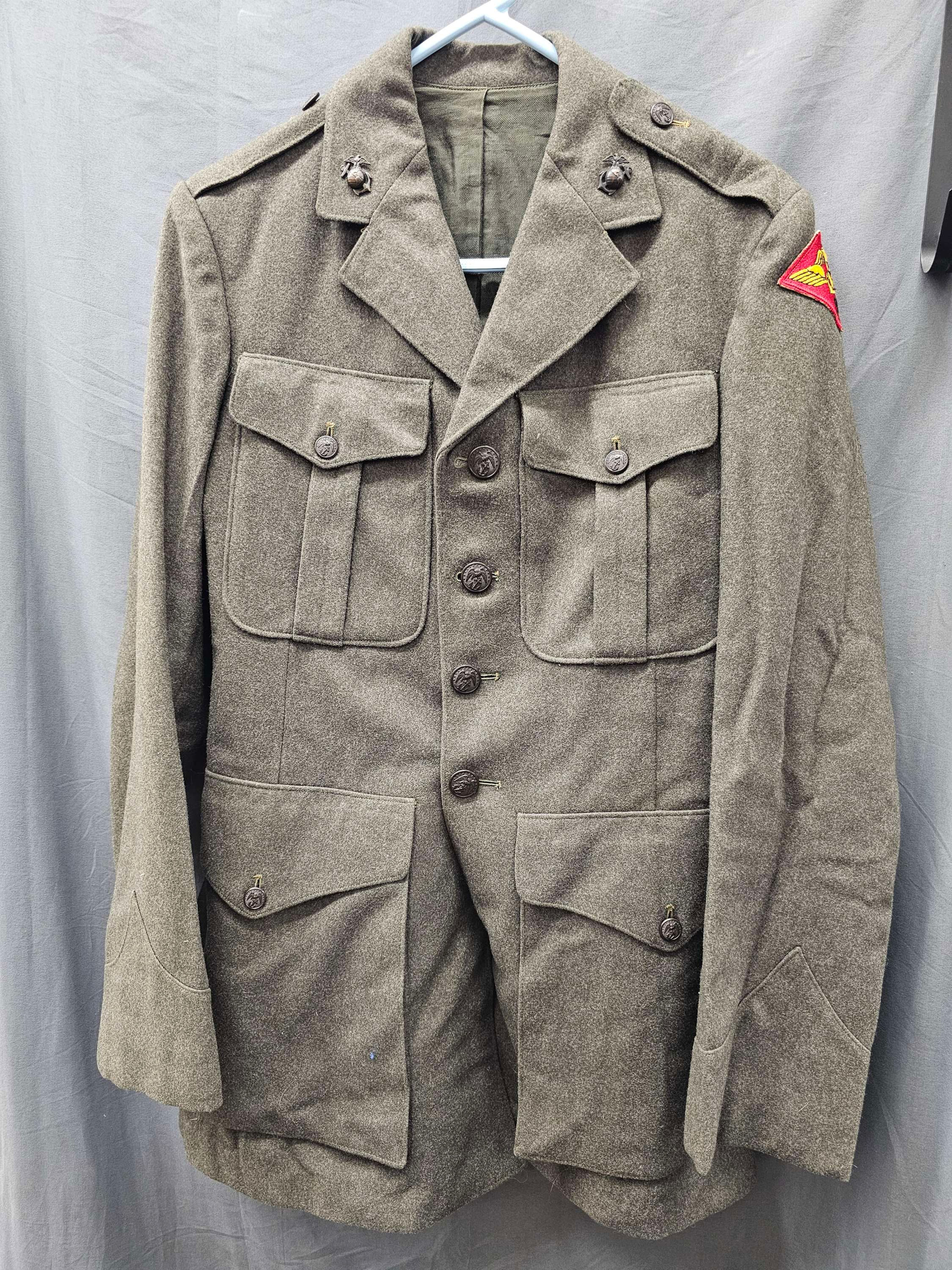 WWII USMC NAMED SERVICE JACKET 3L