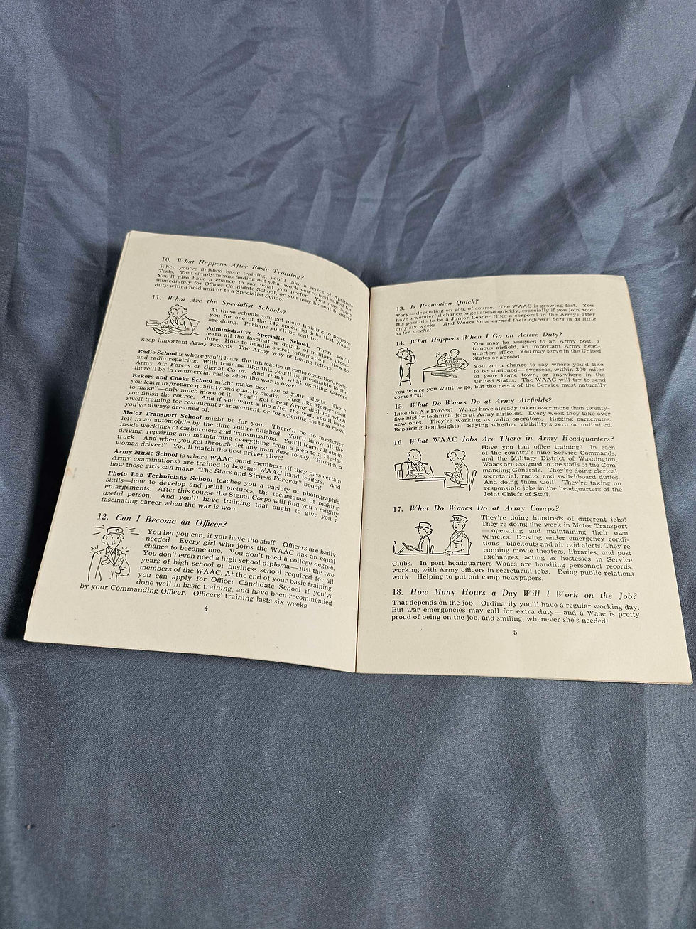 Thumbnail: WWII US WOMENS ARMY AUXILIARY CORPS RECRUITMENT BOOKLET
