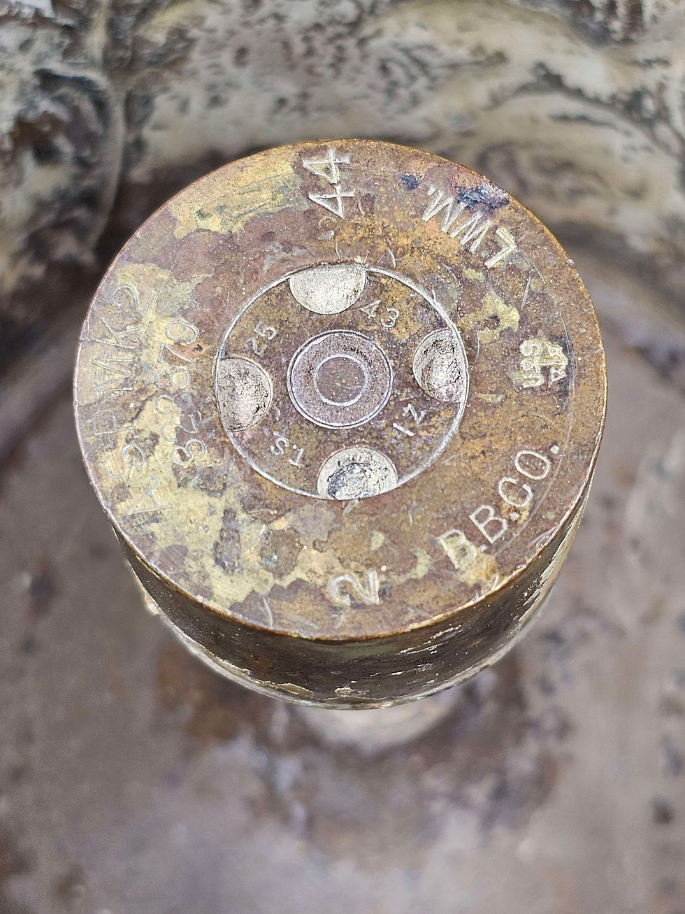 Miniaturbild: WWI TRENCH ART SHELL FLOWER VASE 
