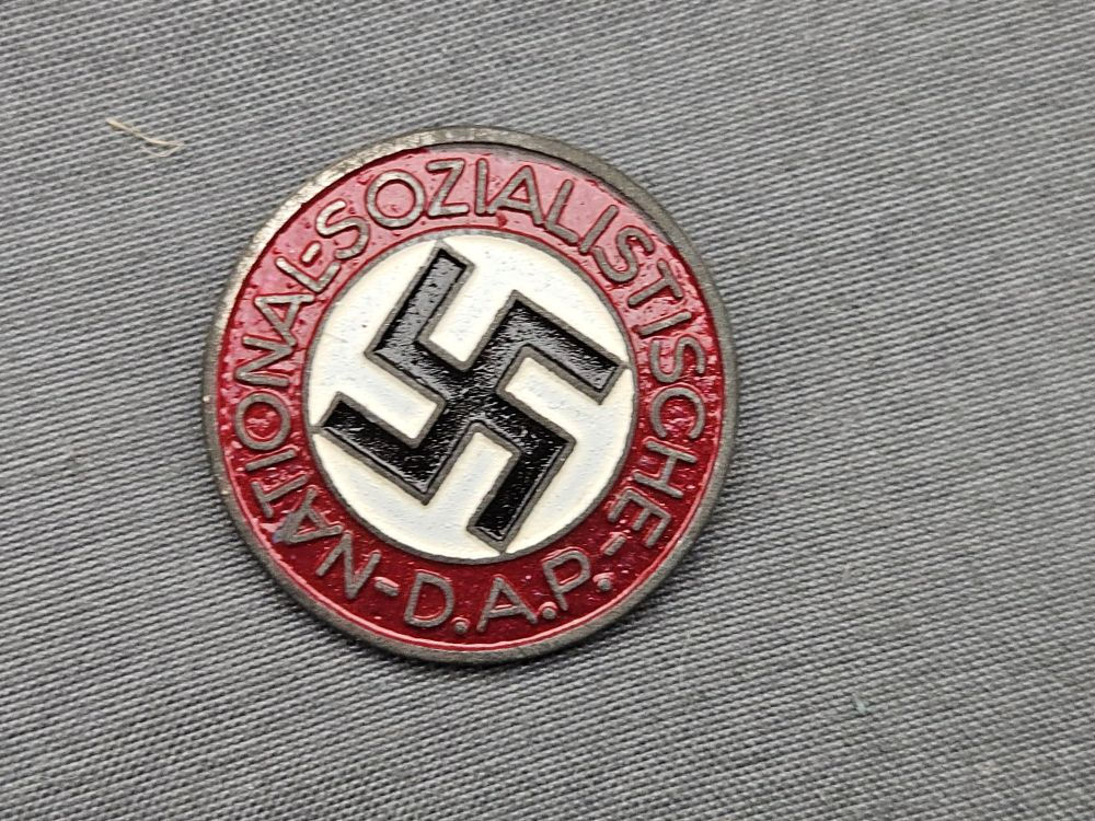 WWII German NSDAP Party Pin
