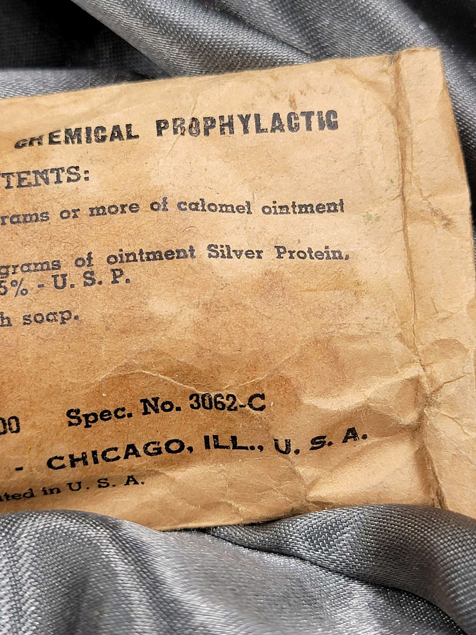 Miniaturbild: WWII US PROPHYLACTIC 