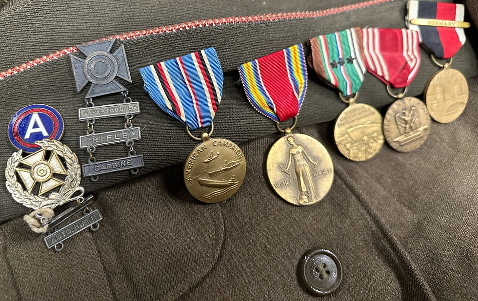Miniature : WWII US THIRD ARMY IKE JACKET & MEDALS