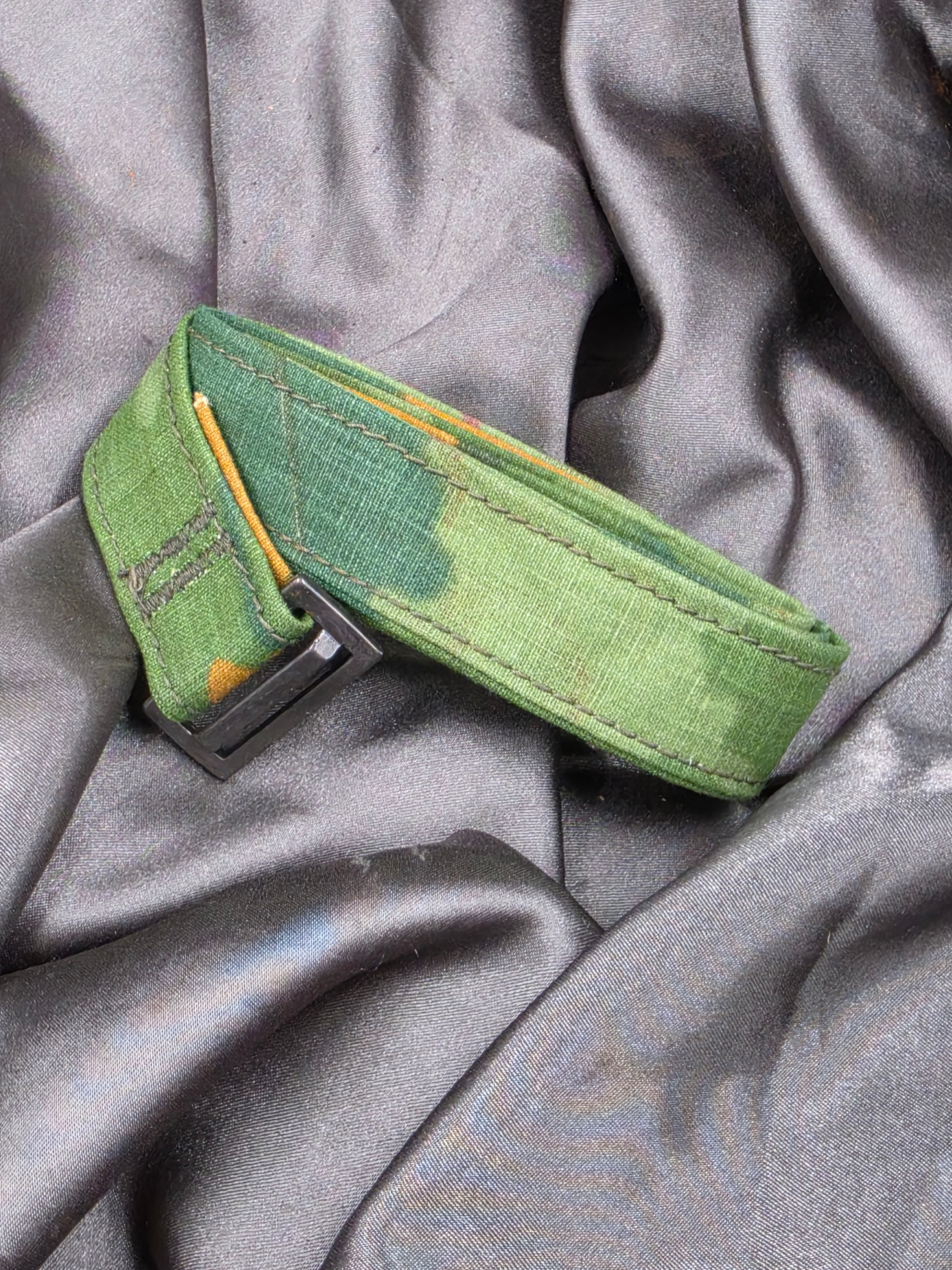 VIETNAM WAR ERA MARINE CORPS SHELTER HALF TIE