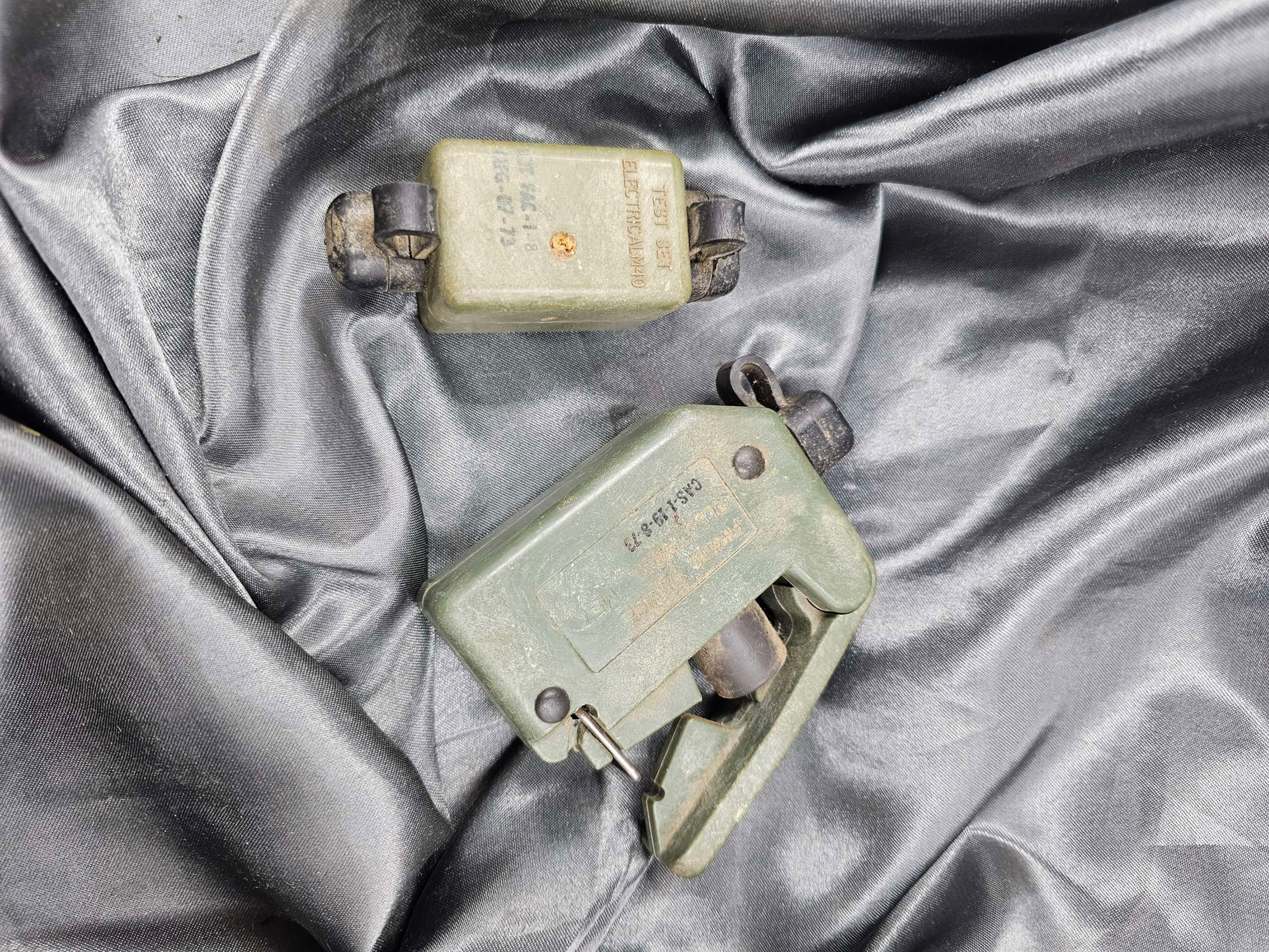 VIETNAM ERA CLAYMORE CLACKER AND TIMER