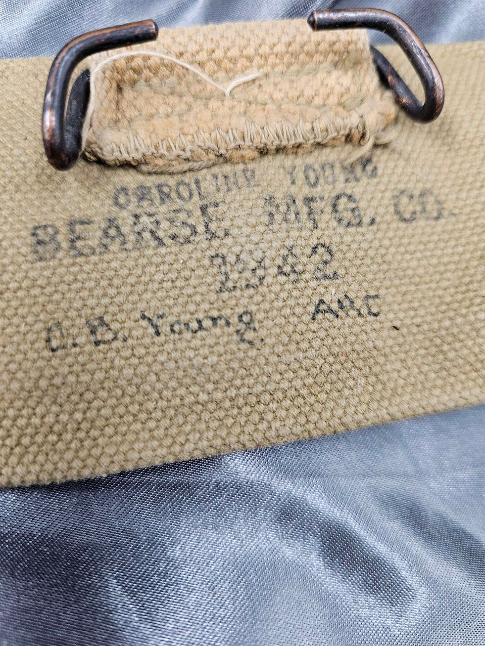 Miniaturbild: WWII US ARC WOMAN OWNED FIRST AID POUCH