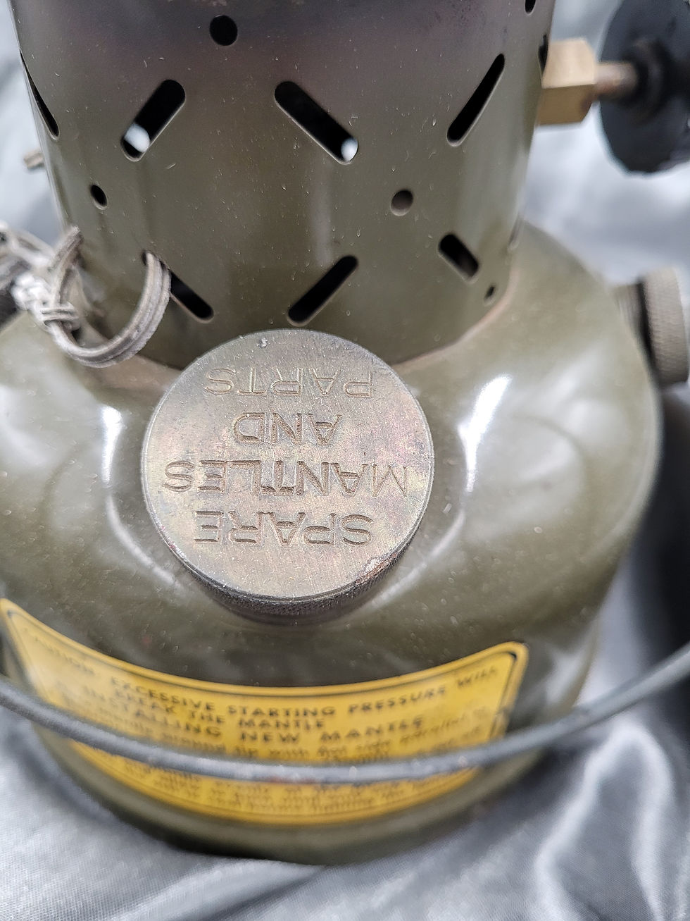 Miniaturbild: 1959 US ARMY COLEMAN LANTERN