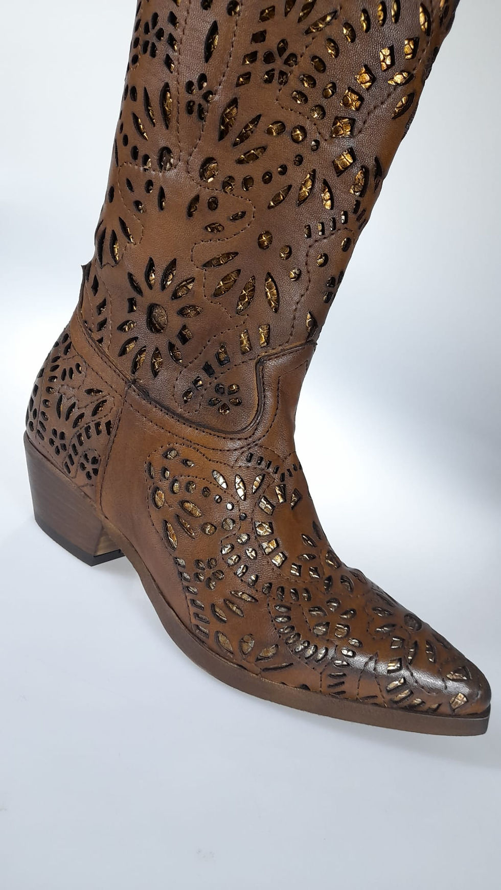 Miniatura: Texani traforo cuoio oro