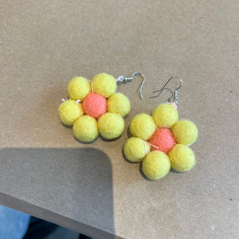 flower pom-pom earrings