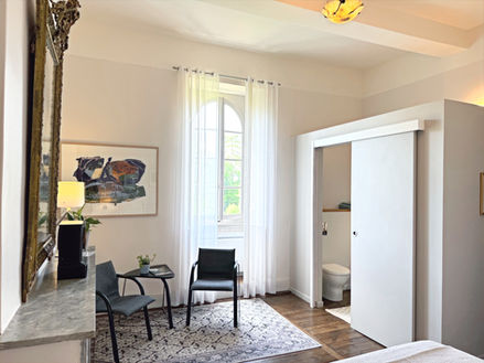 oh le chateau-B&B-room-tarn-sitting area