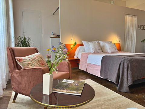 oh le chateau-la-grande-sitting area-room-tarn-albi