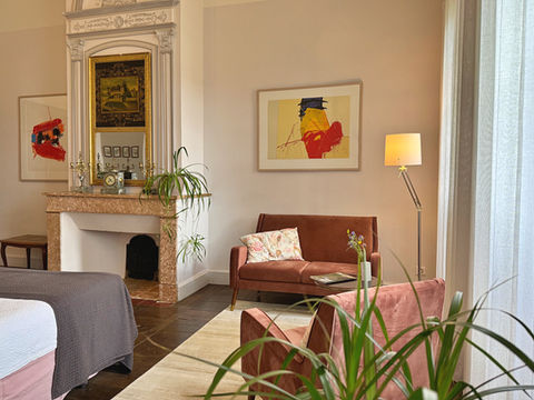 oh le chateau-la-grande-sitting-area-window-tarn-albi
