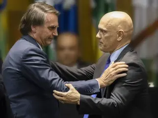 Bolsonaro pede afastamento de Moraes do processo da tentativa de golpe