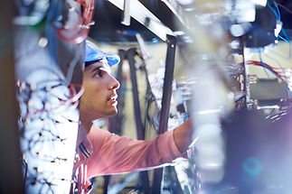 Construction electrician_96dpi_1280x853px_E_NR-24498.JPG