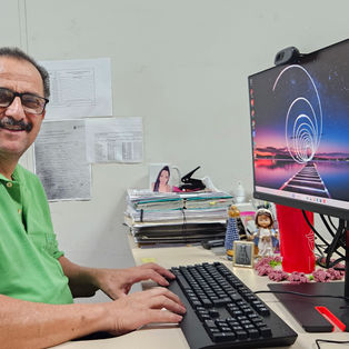 Novos computadores e cadeiras nas secretarias