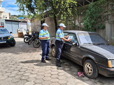 Remoção de carros em Monlevade 