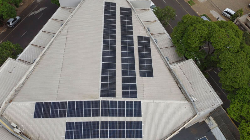 Sistema fotovoltaico Igreja Adventista do Sétimo Dia.jpg