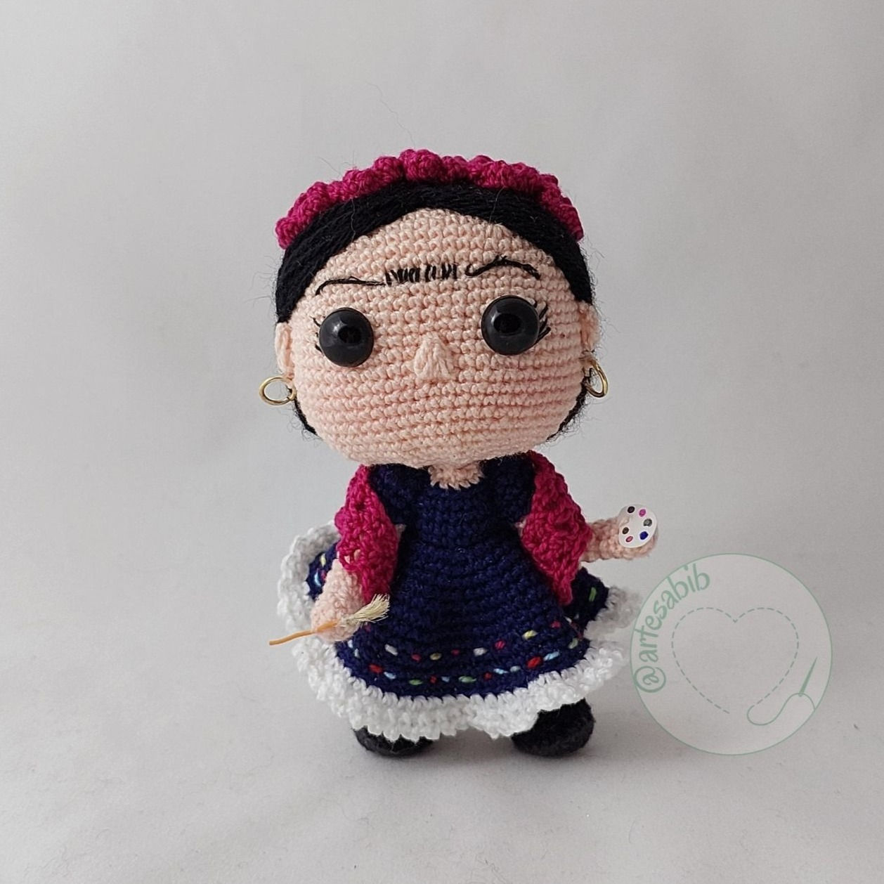 Frida Kahlo Amigurumi