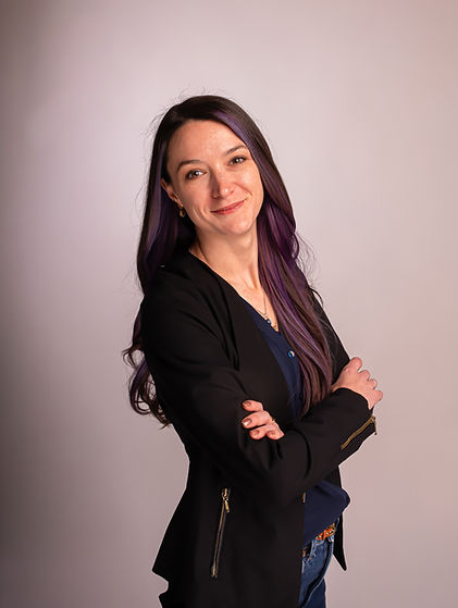 headshot of Mandy Ashley Hairstylist