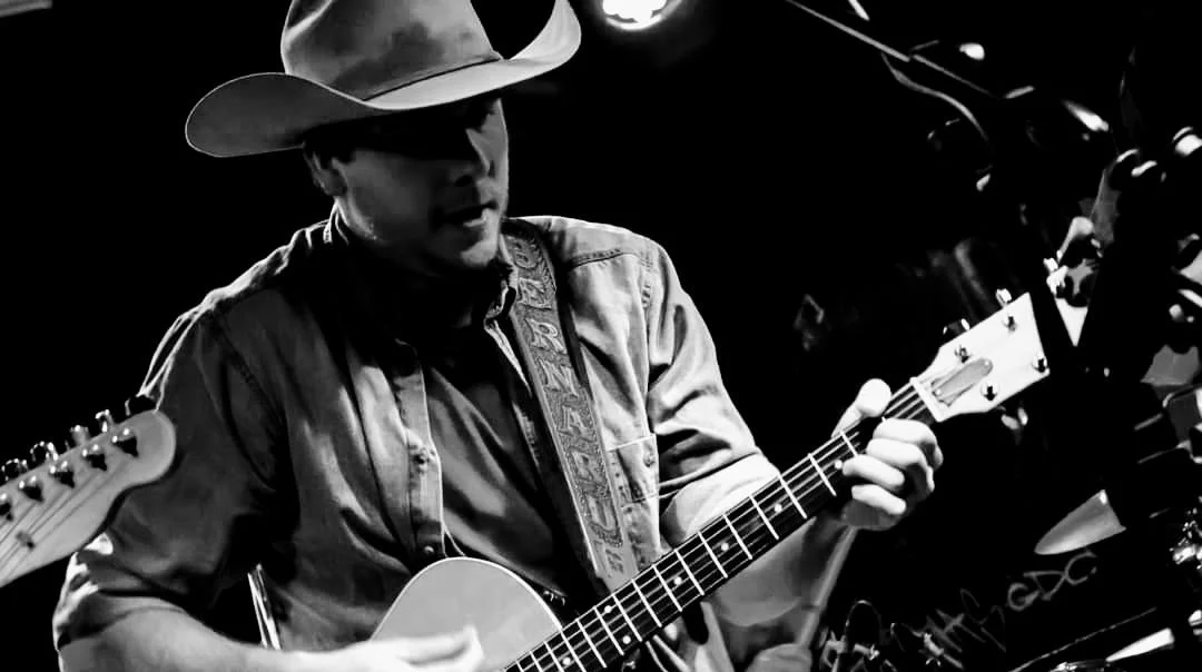 Live Music: Mike Bernard